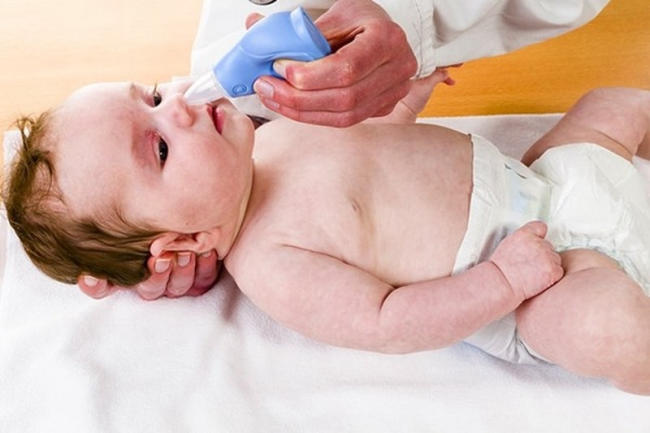 Hút mũi cho trẻ sơ sinh là cần thiết vì giúp loại bỏ chất nhầy, khai thông đường thở