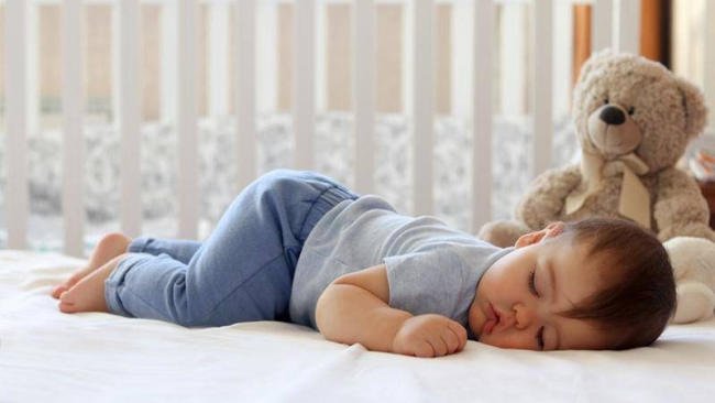 Tư thế ngủ đóng vai trò quan trọng cho sức khỏe và sự phát triển của trẻ