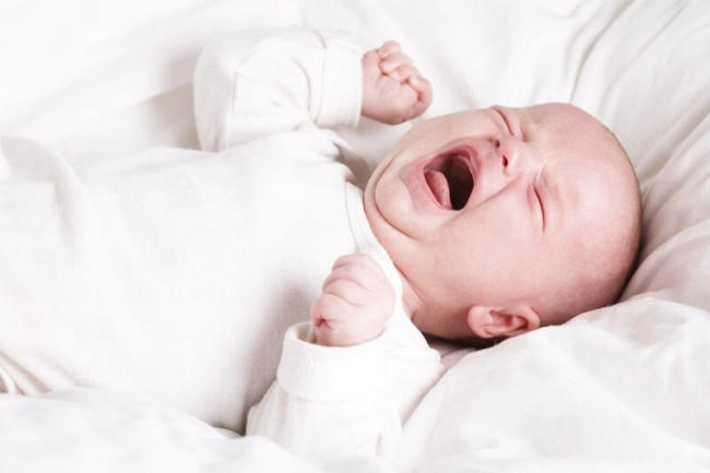 Việc gặp ác mộng có thể khiến bé 2 tuổi khóc đêm