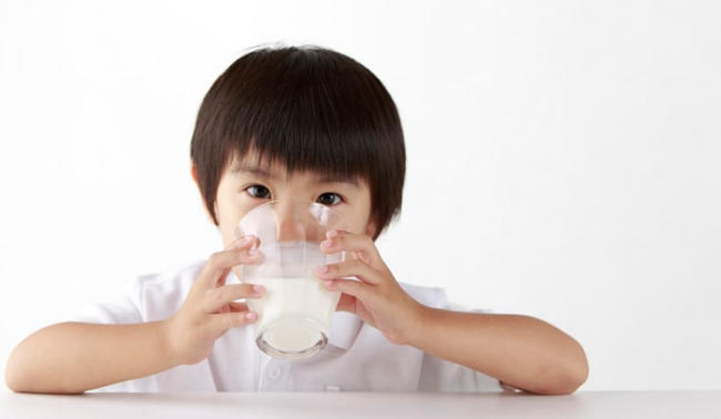 Sữa là nguồn dinh dưỡng tuyệt vời nhất cho trẻ nhỏ