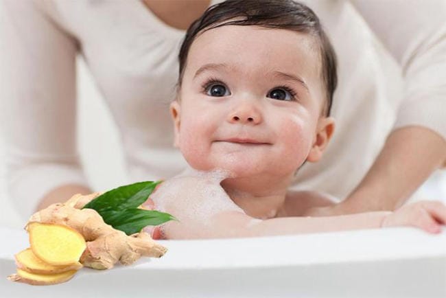 Tắm nước gừng cho trẻ sơ sinh an toàn và hiệu quả
