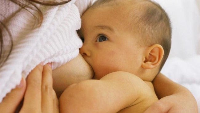 Tăng cường cữ bú cho trẻ sơ sinh bị vàng da