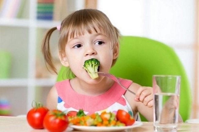 Thay đổi chế độ ăn uống cho bé