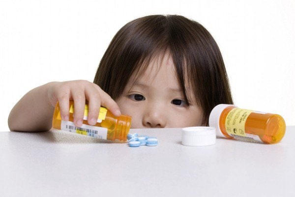 Thuốc kháng sinh cũng là nguyên nhân khiến trẻ tiêu chảy