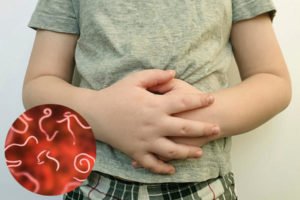 Trẻ bị đau bụng giun
