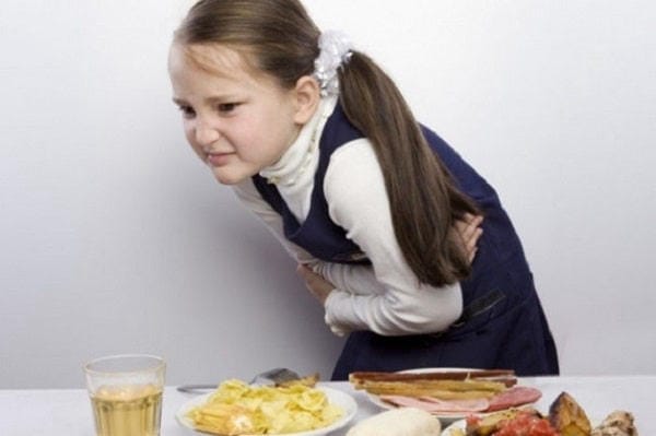 Trẻ bị đau bụng sau ăn do dị ứng thực phẩm