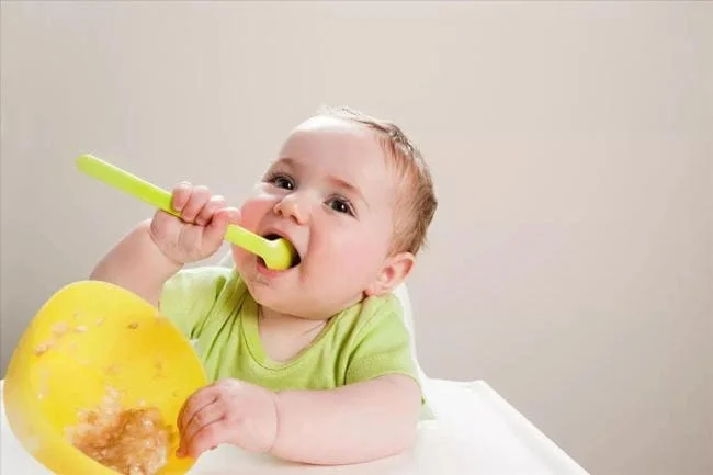 Ưu tiên thực phẩm lành tính, dễ tiêu cho bé
