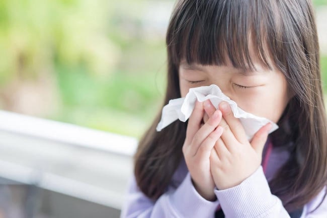 Có những điều cần lưu ý khi cho trẻ uống thuốc điều trị cúm không?
