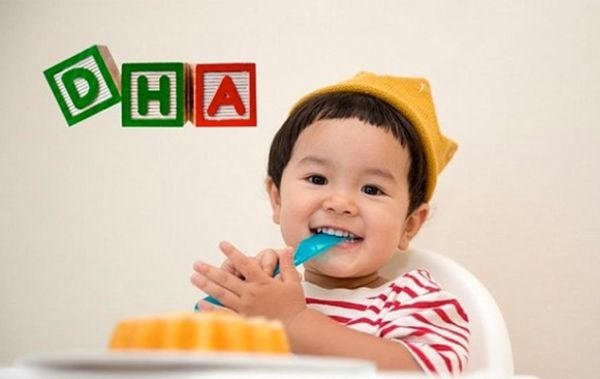 Hàm lượng DHA khuyến nghị cho bé 2 tuổi