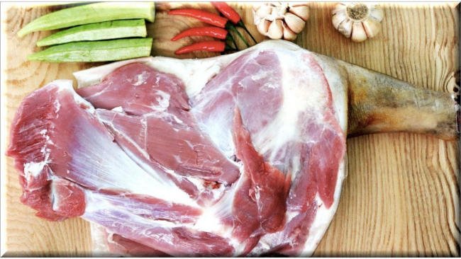 Hàm lượng sắt trong thịt dê lại cao hơn thịt lợn, gà hay bò