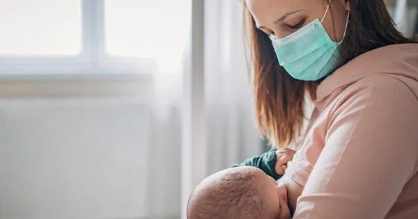 Hạn chế cho mẹ tiếp xúc với bé