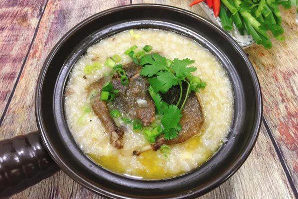 Cháo chim bồ câu rất tốt cho trẻ hay chảy máu cam