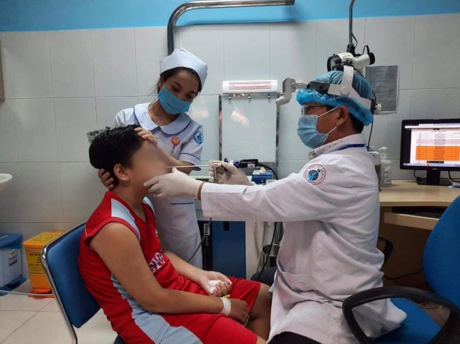 Một số trường hợp bị chảy máu cam cần đến gặp bác sĩ chuyên khoa