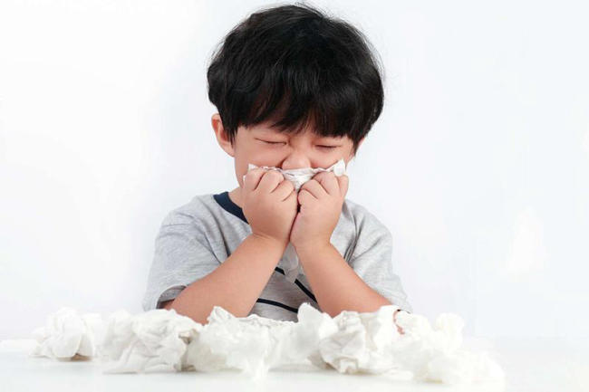 Trẻ bị nhiễm trùng xoang có thể gây chảy máu cam khi ngủ?
