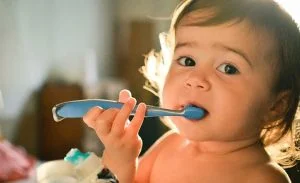 Cách vệ sinh răng miệng cho bé 1 tuổi đã mọc răng