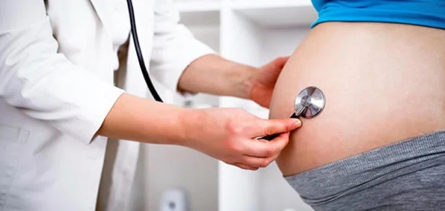 Thai 40 tuần chưa có dấu hiệu sinh cần đi khám bác sĩ để có phương pháp xử lý phù hợp