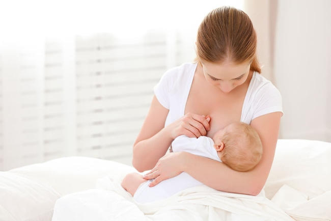 Cách khắc phục bé 4 tháng lười bú