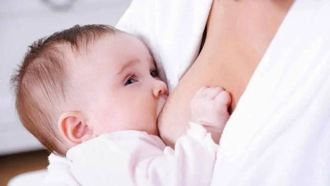 Dinh dưỡng cho trẻ sơ sinh 3 tháng tuổi