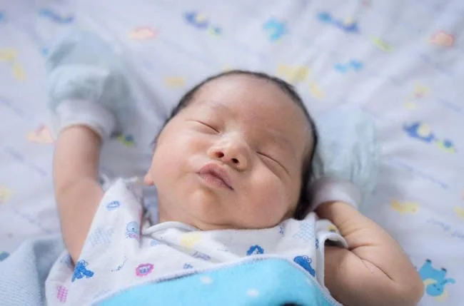 Thị giác và thính giác của bé