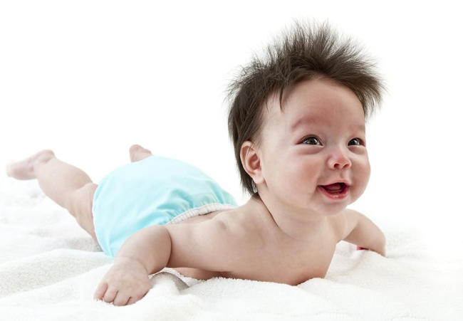 Trẻ 3 tháng tuổi đã có thể lẫy