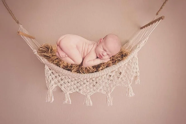 Trẻ nằm võng có thể bị khó thở và dễ té ngã