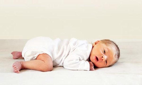 Vai trò của tư thế ngủ đối với trẻ sơ sinh