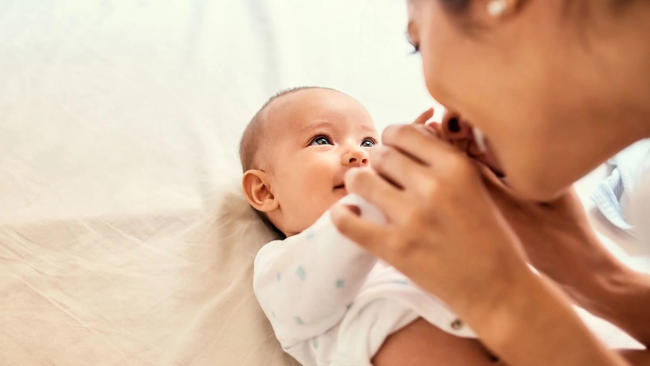 Cha mẹ nên tạo thói quen đi ngủ cho con ngay từ khi còn nhỏ