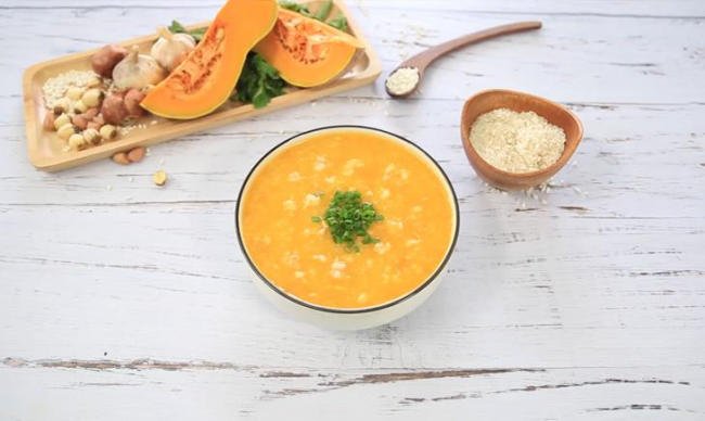 Cháo bí đỏ thịt lợn nạc