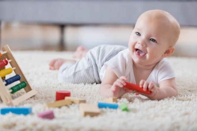 Những biểu hiện bất thường về hành vi ở trẻ 5 tháng tuổi có thể là dấu hiệu của tình trạng chậm phát triển