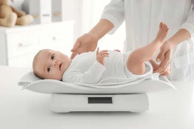 Trẻ 6 tháng tuổi nặng bao nhiêu kg