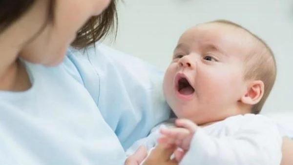Bé bị nấc cụt nhiều có sao không?