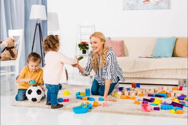 Giúp bé phát triển trí tuệ