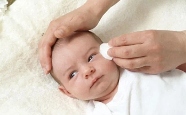 Nếu không vệ sinh mắt sạch con sẽ đổ ghèn
