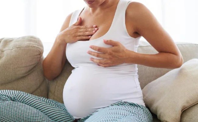 dấu hiệu mẹ bầu không có sữa