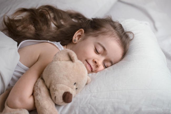 Nhắc nhở trẻ ngủ đúng giờ, đủ giấc